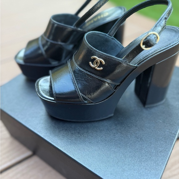 CHANEL Patent Leather Platform Sandals Crumpled Lambskin Heels - Picture 1 of 5